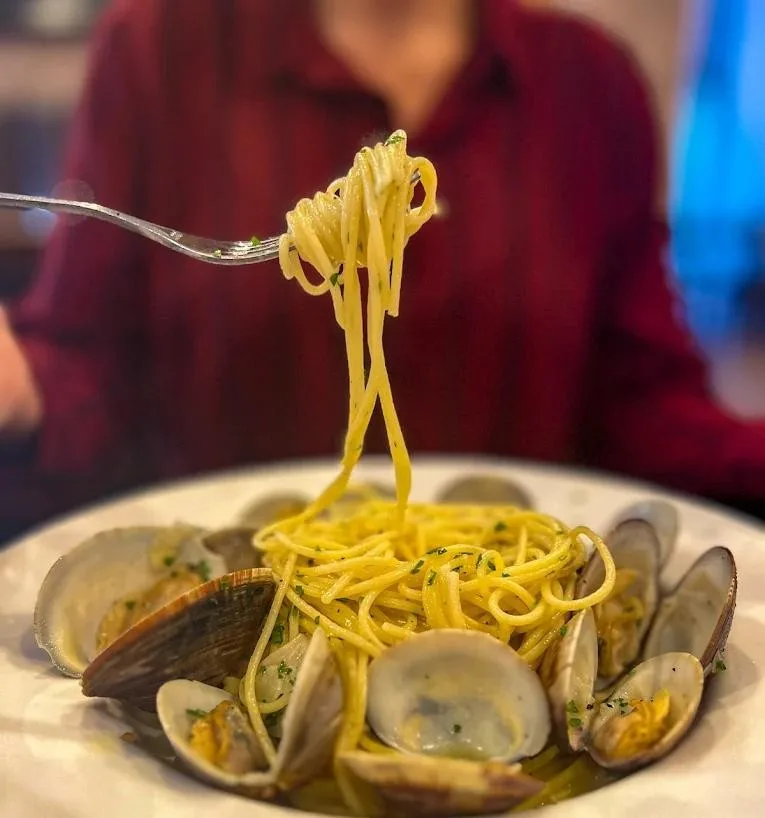 Linguine clams at Vincenzo
